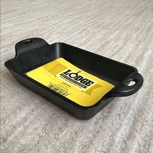 NWT Lodge Heat-Treated 10 Ounce Rectangular Cast Iron Mini Server